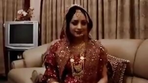 De jolies filles baisent scene sexe gratuit magnifiquement avec un ami mince