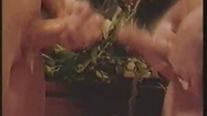 Deux vidéos gratuites de sexe hommes baisent de jeunes copines avec des poivrons