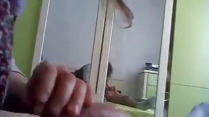 Une chèvre aux cheveux roux a baisé un mec au bord de la les vidéos de sexe gratuit piscine