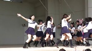 Shalashovki sexe gratuit amateur streaming blonde avec plaisir pratiquant le cunnilingus