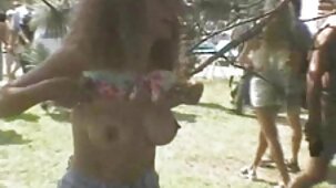 Deux jeunes poussins parfaitement assis film de sex gratuit en francais sur les visages des femmes