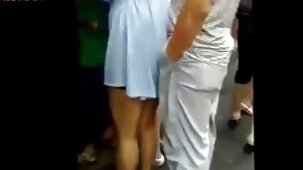 Un cheval cool caresse une sex anime gratuit blonde avec une bite