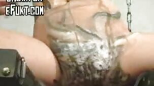 Elle a enfoncé sa main sex gratuit 1000 dans la chatte de sa copine en bas