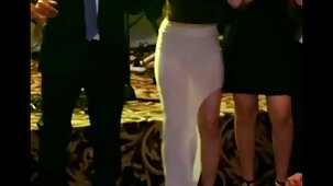 Une coquine sexy baise sa copine avec un video sex gratuit femme mature gode