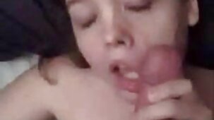 Un jeune cow-boy a baisé avec sex porno film gratuit enthousiasme une fille aux cheveux roux