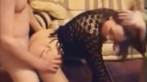 Un cheval insatiable baise sa video sexe gratuite française femme et son amie dans des trous
