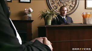 Excellente apparence poussin chatte masturbée avec un vibromasseur sex porno film gratuit