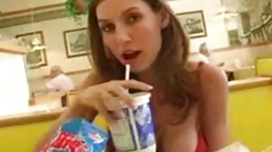 Habilement assis avec une chatte sur le visage d'une salope aux cheveux manga sexe gratuit roux