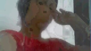 Sur un immense canapé, des amis baisent de grosses salopes sex gratuit 1000