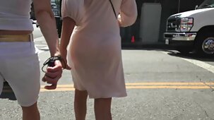 Le mec a doucement videos sexe gratuit caressé le pubis mal rasé de la fille